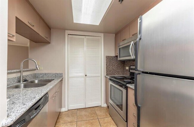 Building Photo - 3525 Sage Rd