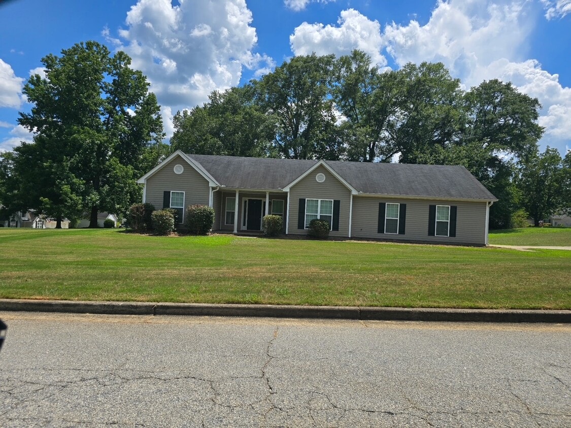 Photo - 1700 Riveredge Walk (Loganville, GA)