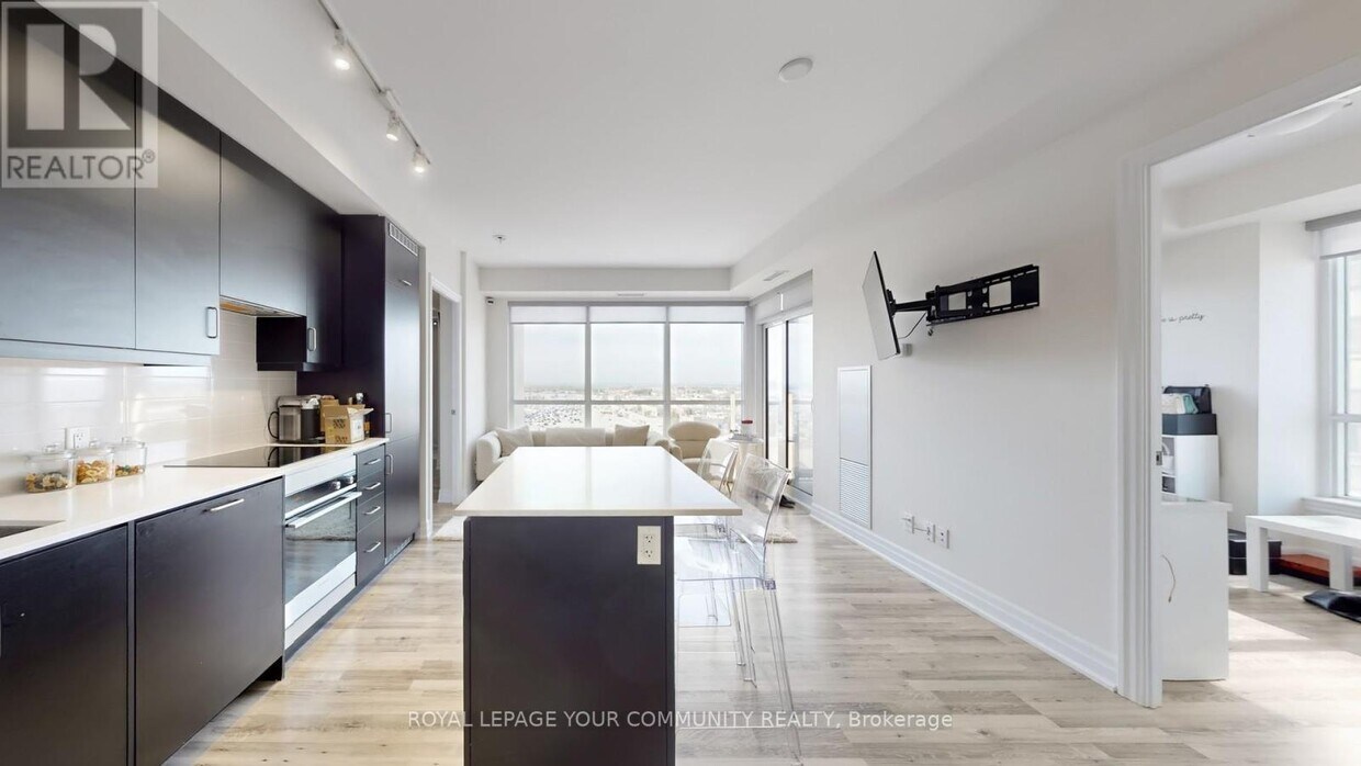 Photo principale - 9075-9075 Jane St