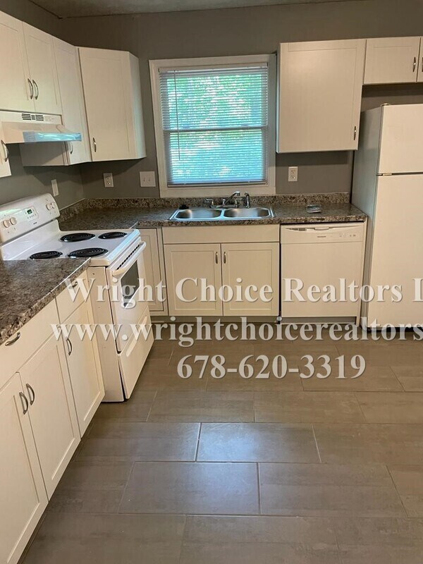 Building Photo - 1369 Red Cedar Trail