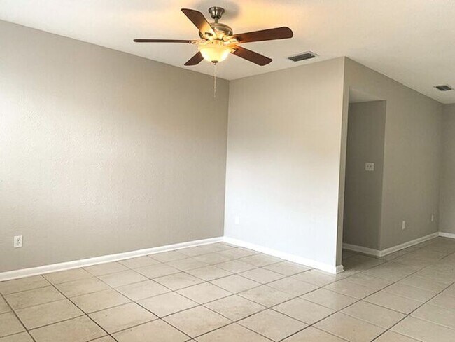 Foto del edificio - 2177 Longwood Lake Mary Rd