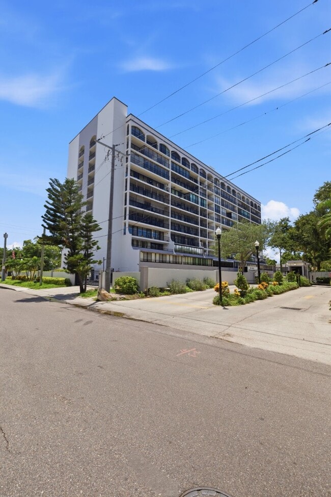 Photo - 3211 W Swann Ave - 1103 Apartment