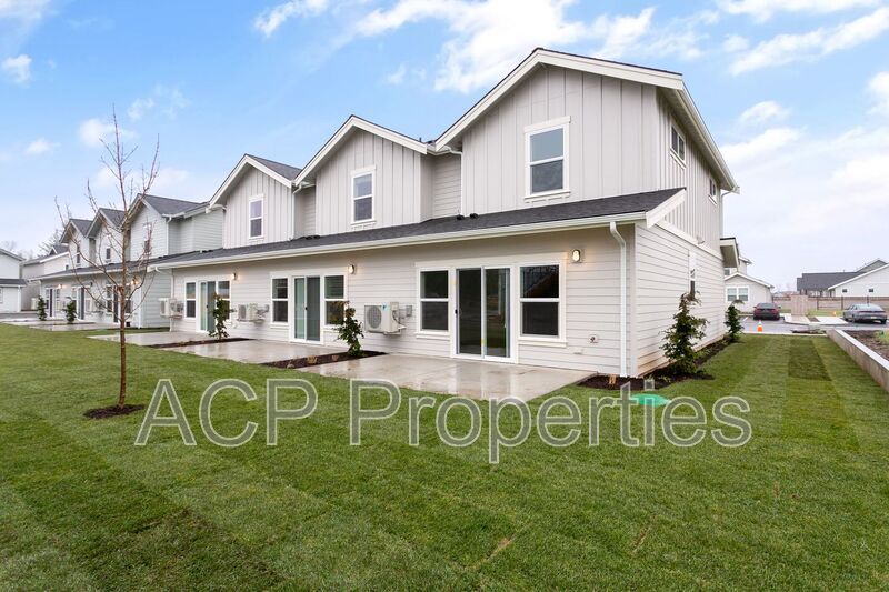 Primary Photo - 2284 Brome St
