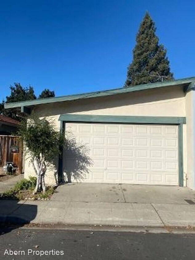 Primary Photo - 3 br, 2 bath House - 61 Lonetree Court
