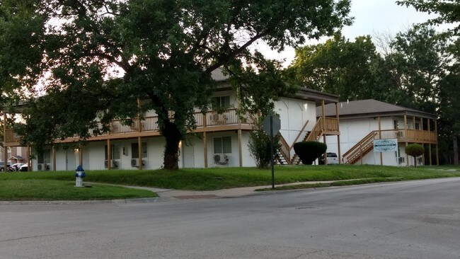 Building Photo - 905 East St