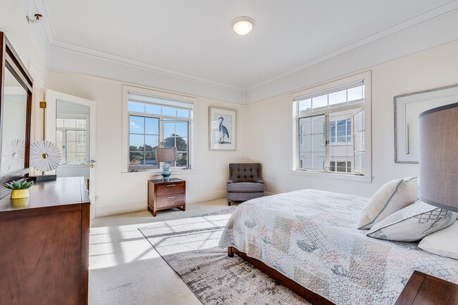 Foto del edificio - Pacific Grove - 55+ Senior Apartments