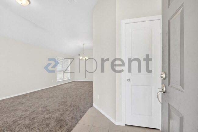 Building Photo - 1512 Chama Dr