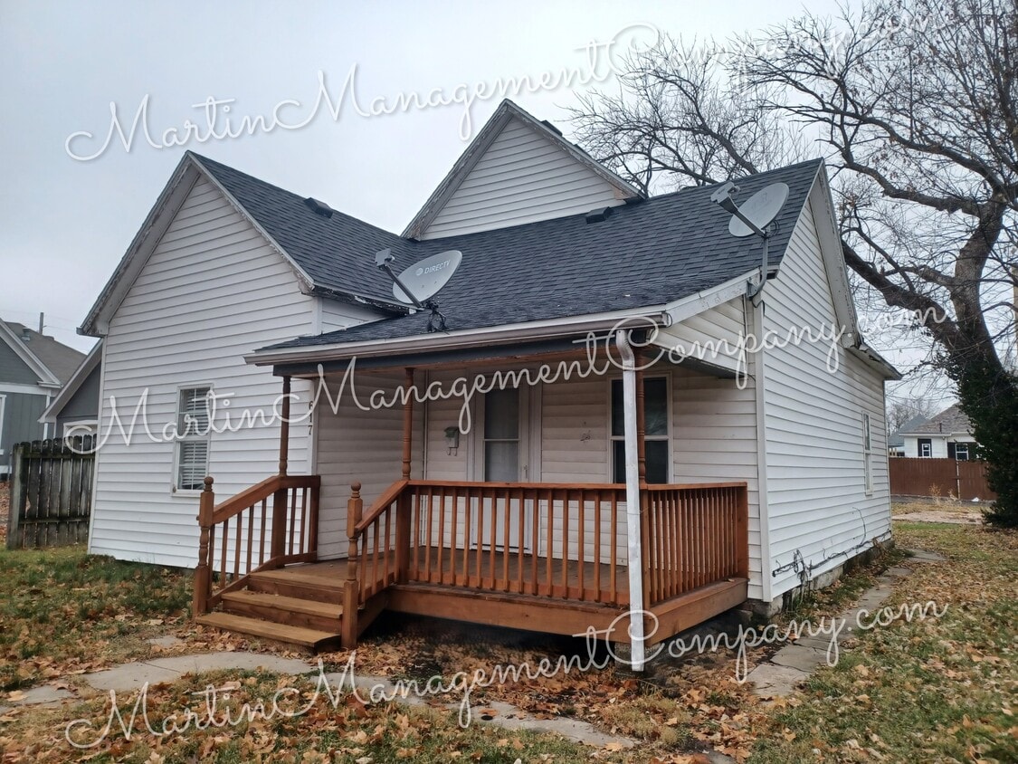 Foto principal - 617 E 11th St