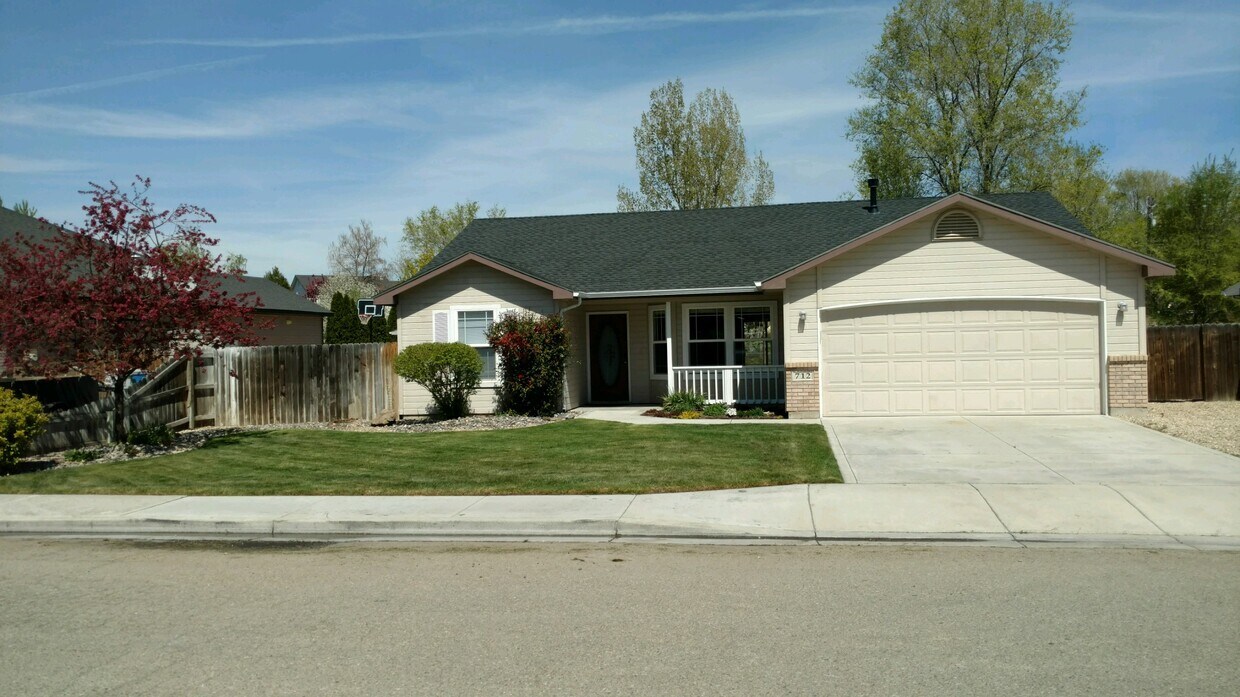 Foto principal - 712 Meadowbrook Dr