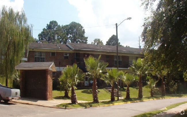 Alternate Building View - Leon Arms Apartments