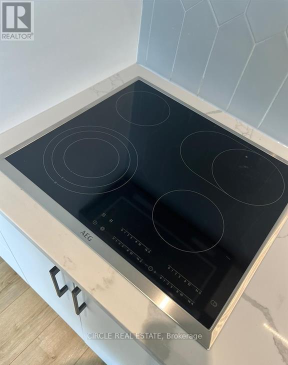 Building Photo - 741 King St W