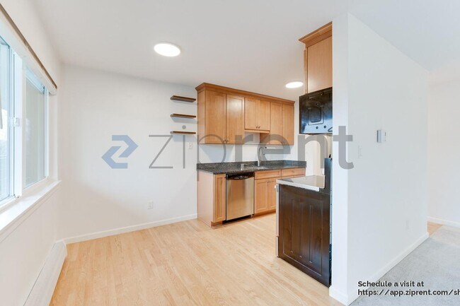 Foto del edificio - 911 N 73rd St