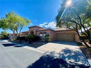 Building Photo - 4565 Riva De Romanza St