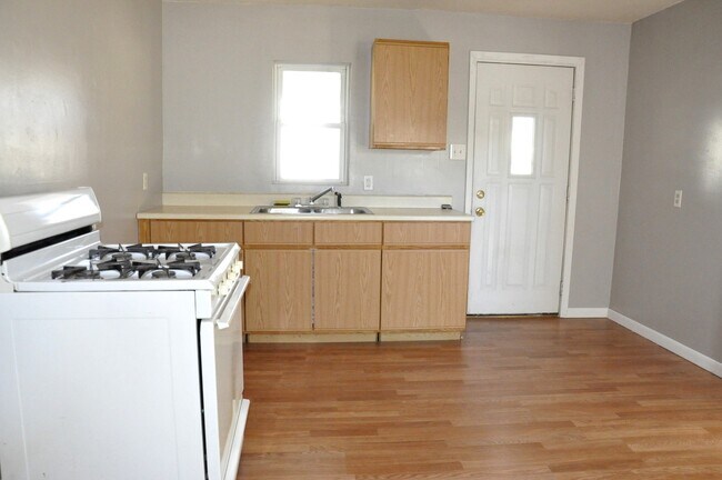 Kitchen - 501 N Park St