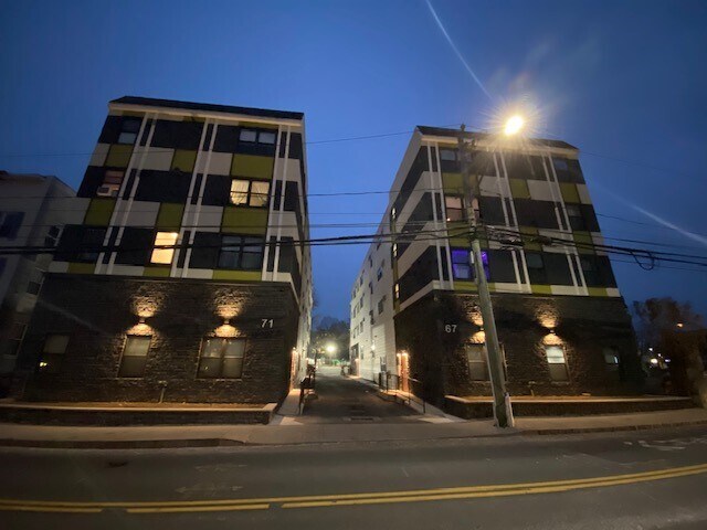 Primary Photo - 71 Henry St