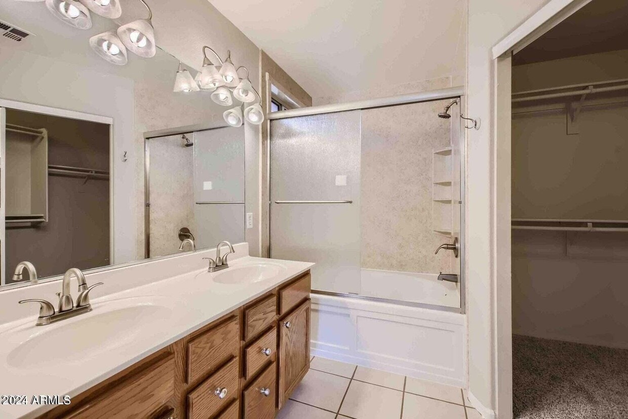 Foto principal - 4016 W Rose Garden Ln
