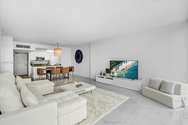 Building Photo - 10275 Collins Ave