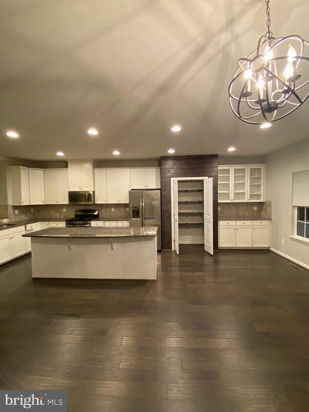 Foto principal - 129 Hornbeam Dr