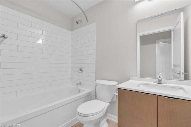 Photo du bâtiment - 708 Woolwich St