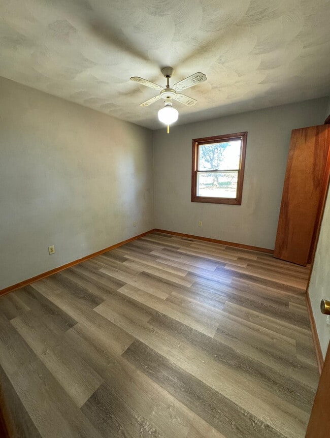 Foto del edificio - 24207 Jefferson Center St