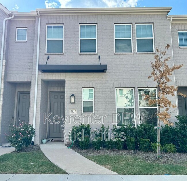 Building Photo - 9927 Tolbert St