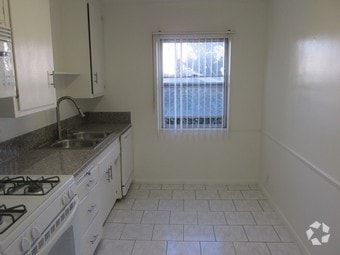 Primary Photo - 334 S Hobart Blvd