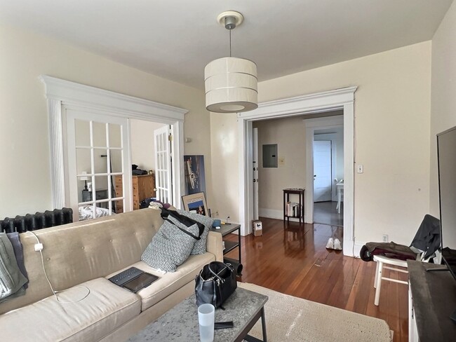Foto del edificio - 1376 Beacon St