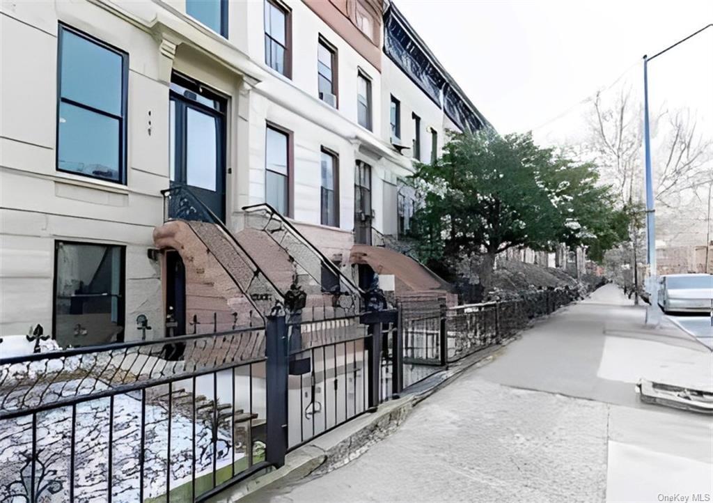 Primary Photo - 470 Quincy St