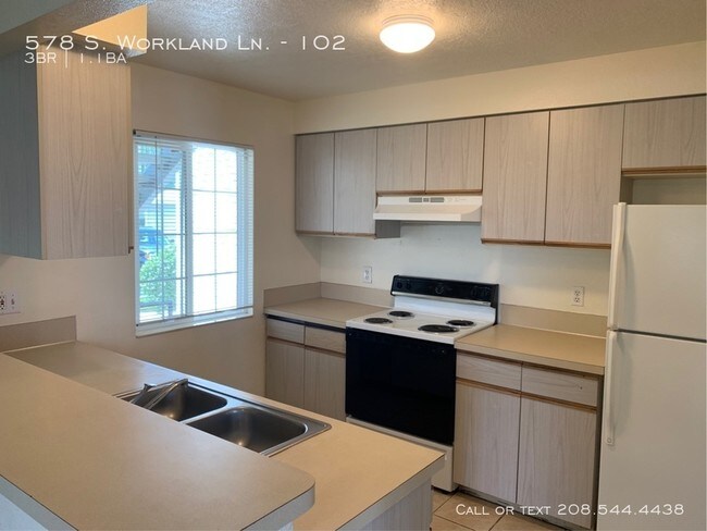 Building Photo - 578 S Workland Ln #102