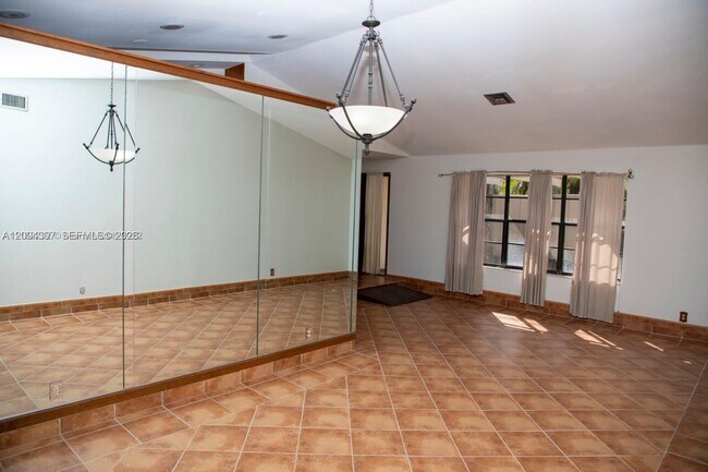 Foto del edificio - 1060 NW 110th Ln
