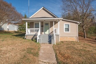 Building Photo - 103 E Louisiana Ave