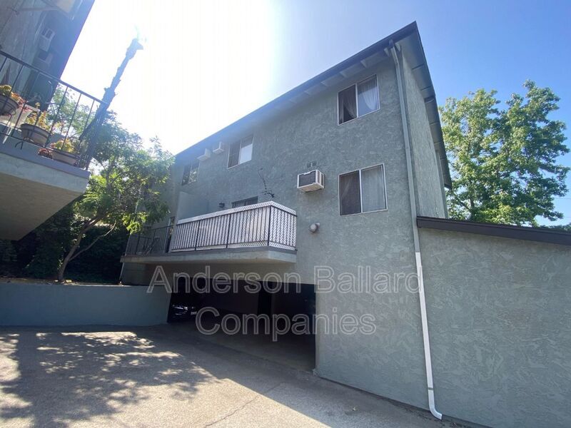 2337 Del Mar Rd Unit 03, La CrescentaMontrose, CA 91020 Condo for