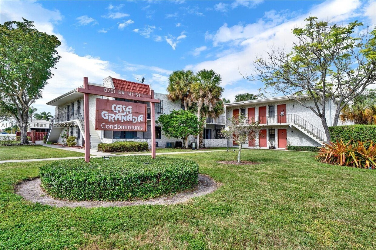Foto principal - 8701 SW 141st St