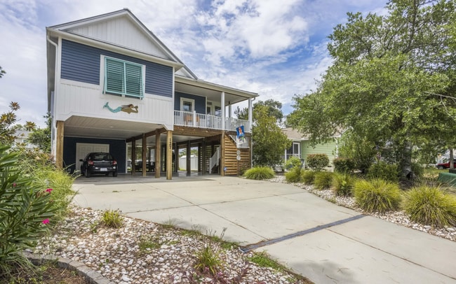 Building Photo - OFF-SEASON MONTHLY RENTAL - ESCAPE THE WINTER MONTHS!!!