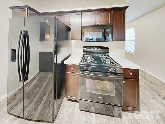 Foto del edificio - 8522 Amistad Cove