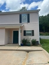 Building Photo - 1370 E Sequoyah Ct