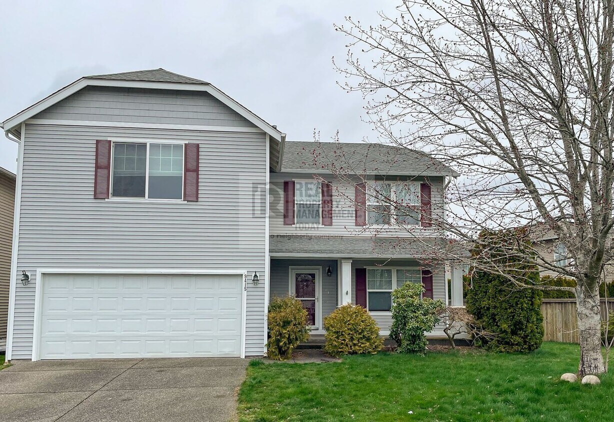 Primary Photo - Spacious and Inviting 4 bed 2.5 Bath in Pu...