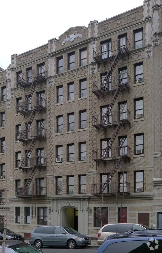 Foto del edificio - 647 Cauldwell Ave