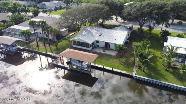 Foto del edificio - 304 Beverly Ct