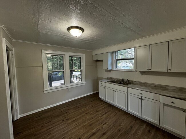 Building Photo - Charming 3-Bedroom, 1-Bath Home in Canton!