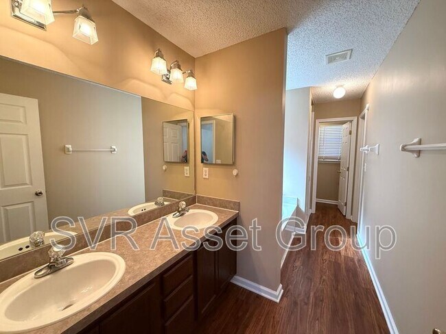 Building Photo - 3343 Burgandy Branch Dr