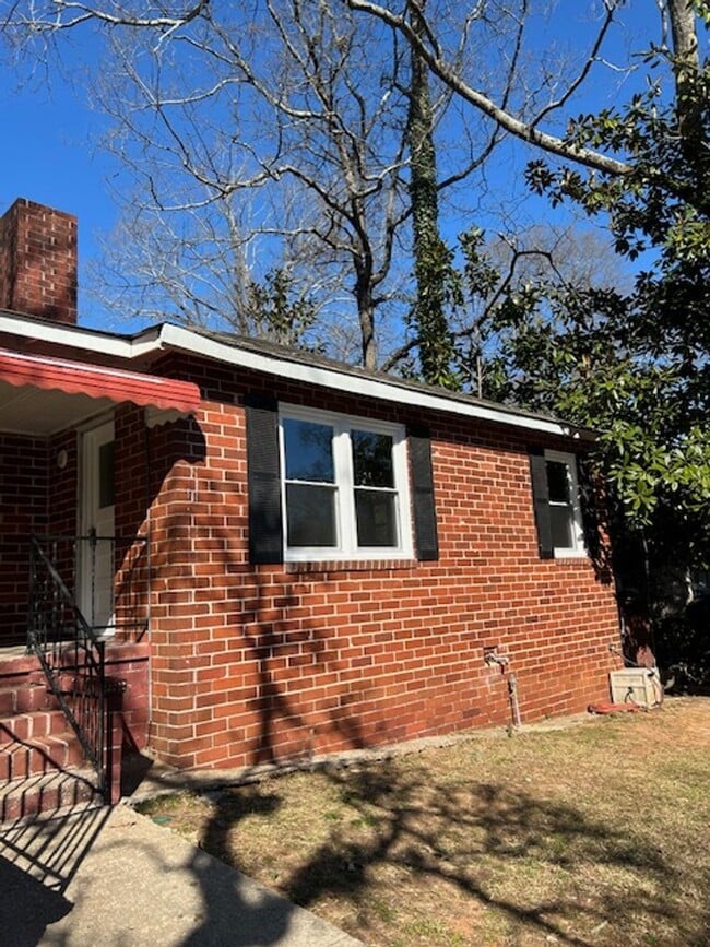 Building Photo - 438 Northside Dr
