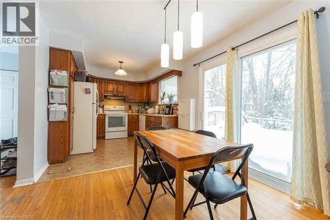 Photo du bâtiment - 206 6th Ave E