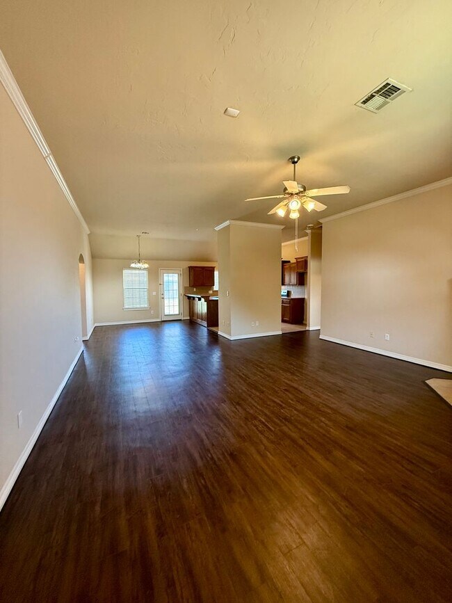 Foto del edificio - Spacious Home in Apple Valley- Moore