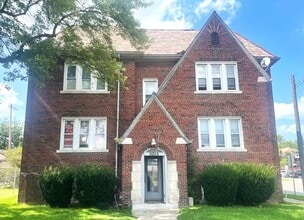 Building Photo - 11255 Charlemagne Ave