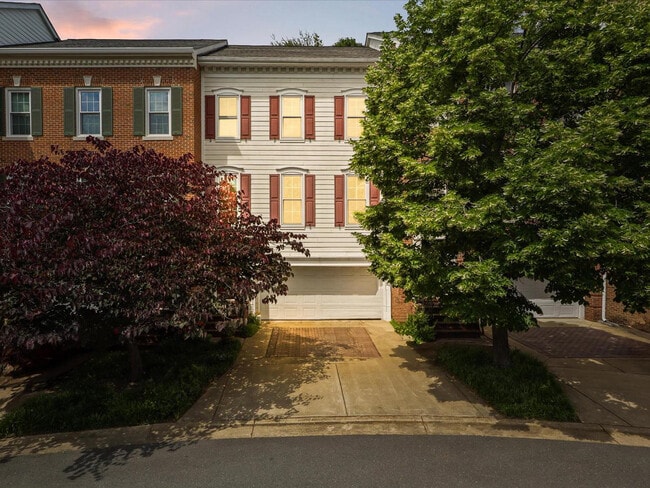 Photo - 130 Rolling Trce Townhome