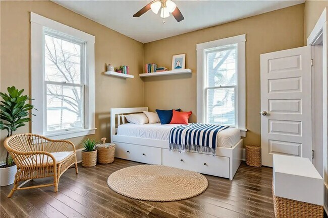 Foto del edificio - 423 E Sears St