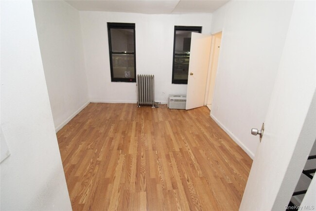 Foto del edificio - 211-77 Jamaica Ave