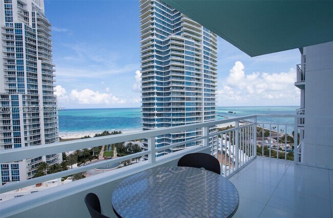 Foto del edificio - 400 South Pointe Dr