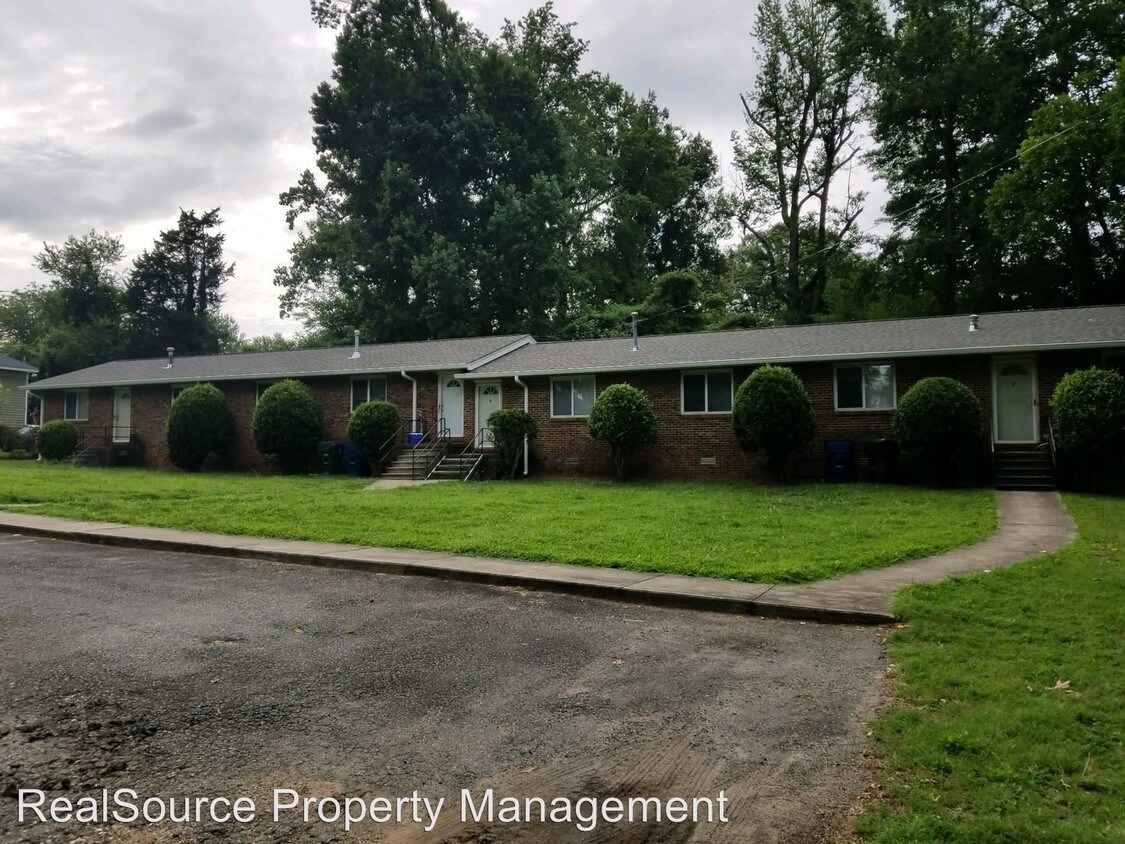 Foto principal - 3906 Lexington Dr